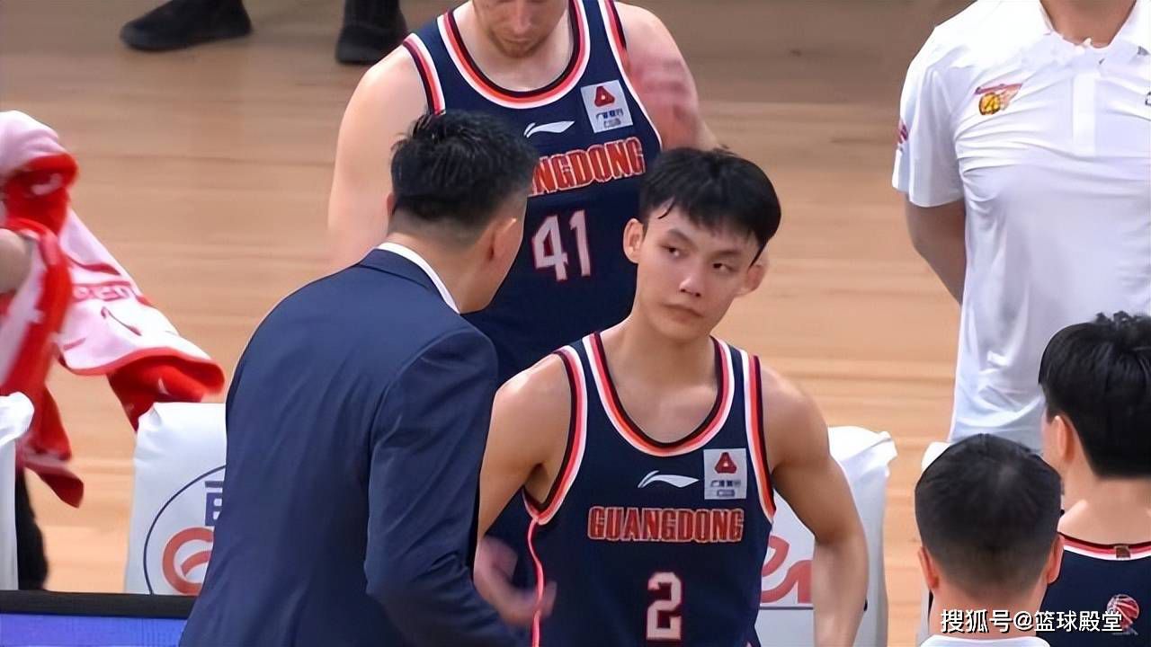 据悉，曼城与埃切维里签约后，球员将被回租至河床1年，在2024年12月前往欧洲。